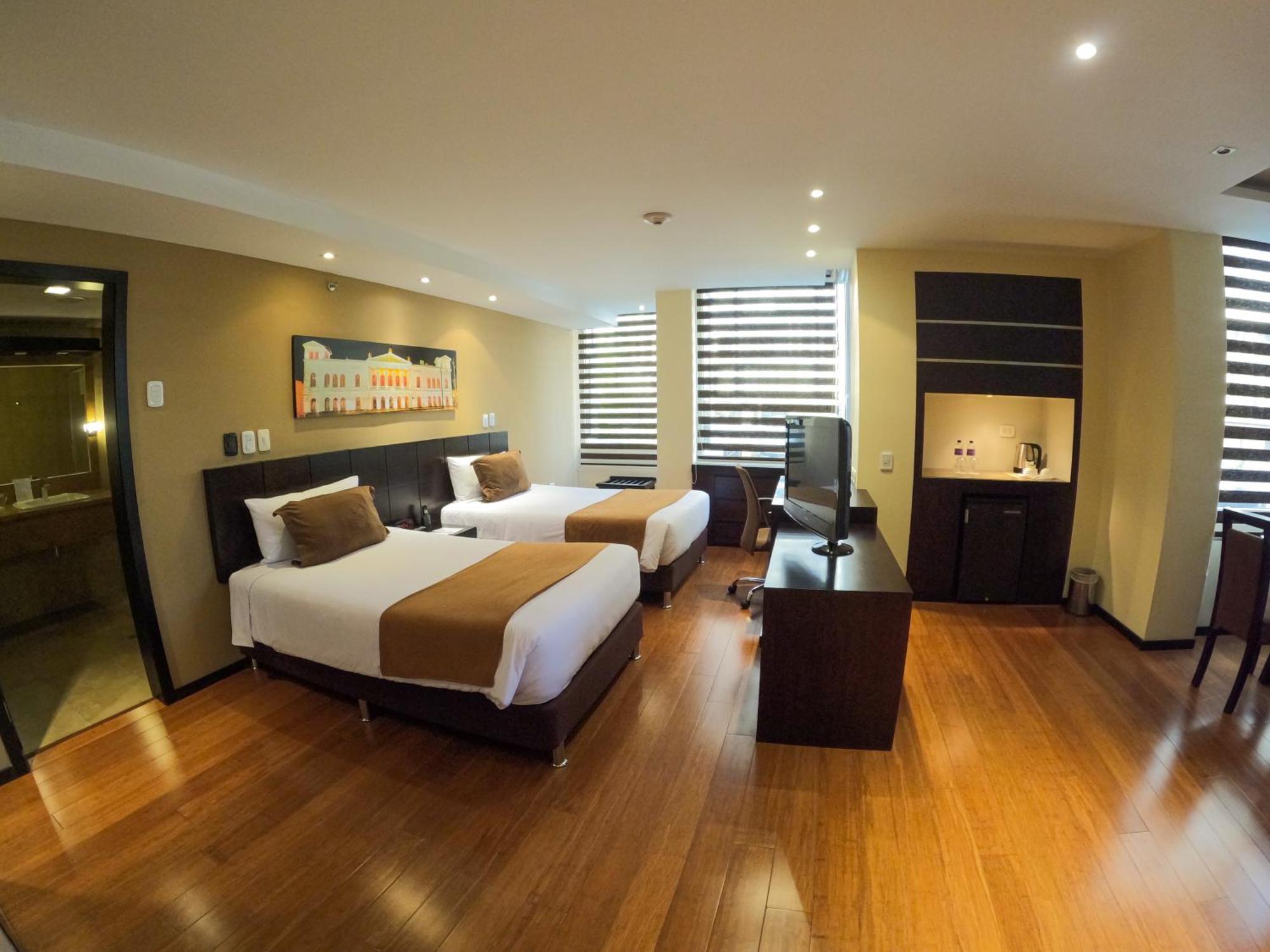 Mercure Alameda Quito Exterior photo